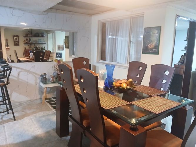 Casa de 12 alcobas en venta en Villas Del Dorado, Bogotá, 351 m² · foto 2 de 8