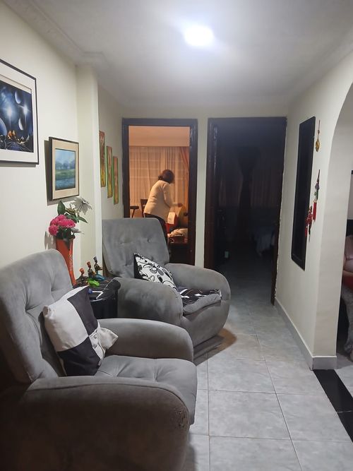 Casa de 12 alcobas en venta en Villas Del Dorado, Bogotá, 351 m² · foto 4 de 8