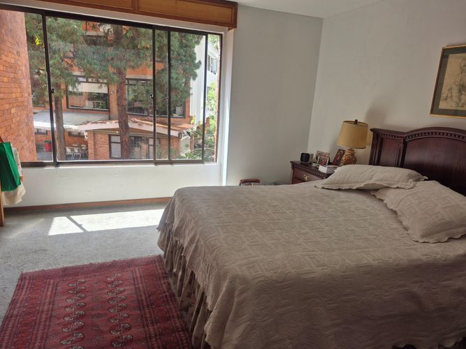 Apartamento de 3 alcobas en venta en Los Rosales, Bogotá, 208 m² · foto 12 de 22