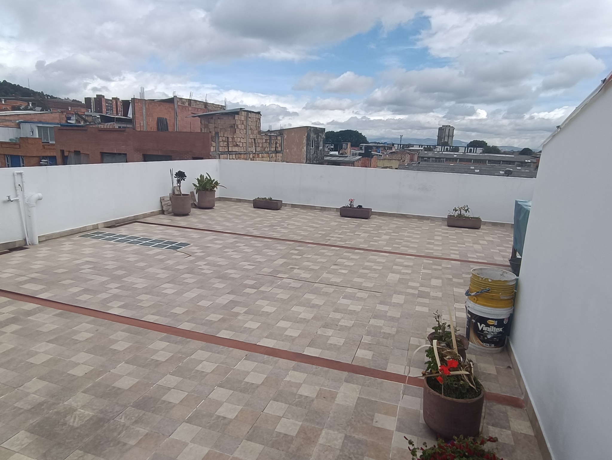 Casa en venta en Antonio Granados, Bogotá · foto 2 de 24