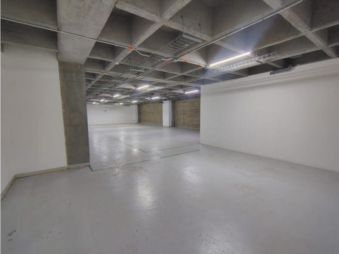 Bodega en arriendo en Las Mercedes, Itagüí, 850 m² · foto 2 de 8