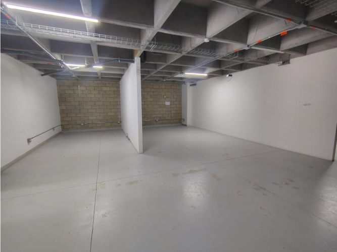 Bodega en arriendo en Las Mercedes, Itagüí, 850 m² · foto 4 de 8
