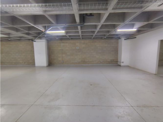 Bodega en arriendo en Las Mercedes, Itagüí, 850 m² · foto 5 de 8