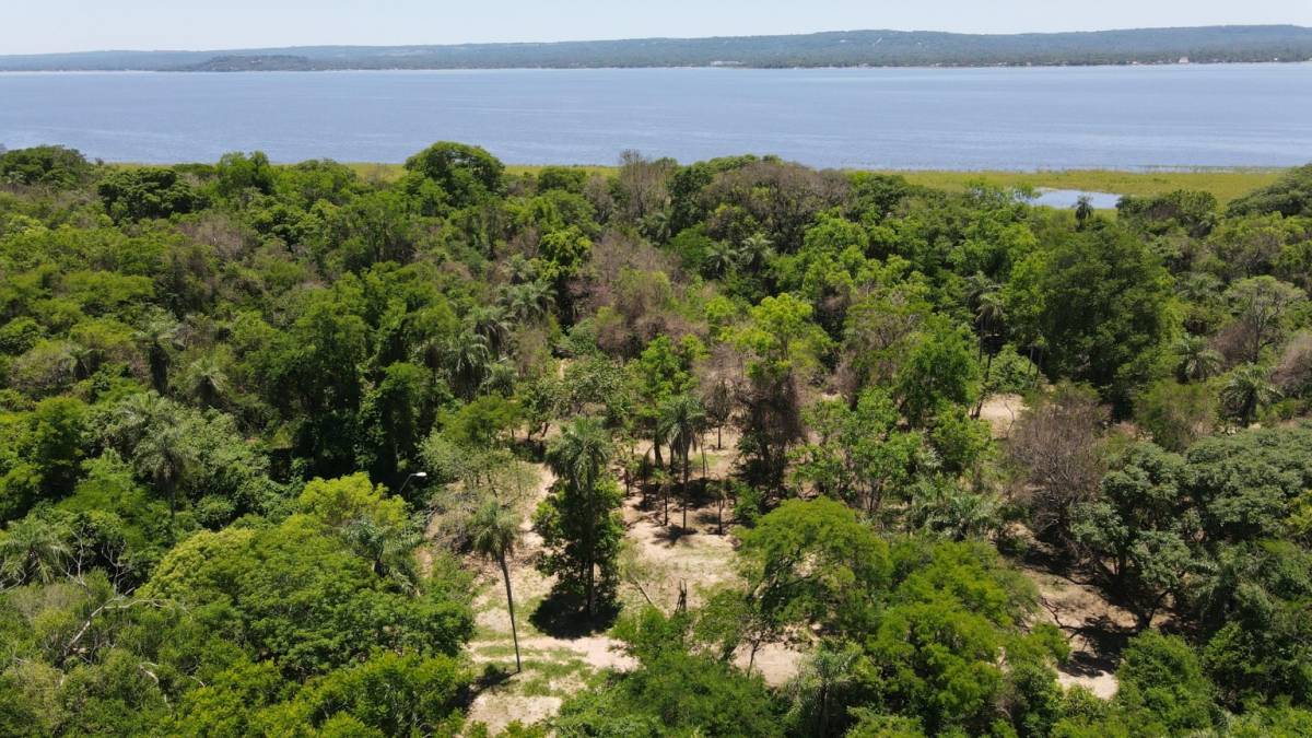 VENDO TERRENO SOBRE EL LAGO YPACARAÍ — foto 2