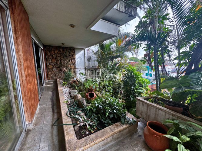 Casa de 11 alcobas en venta en Miraflores, Cali, 885 m² · foto 8 de 24