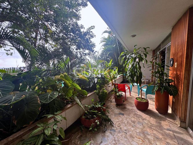 Casa de 11 alcobas en venta en Miraflores, Cali, 885 m² · foto 9 de 24