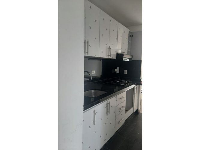 Apartamento de 3 alcobas en venta en La Pola, Ibagué, 140 m² · foto 9 de 24