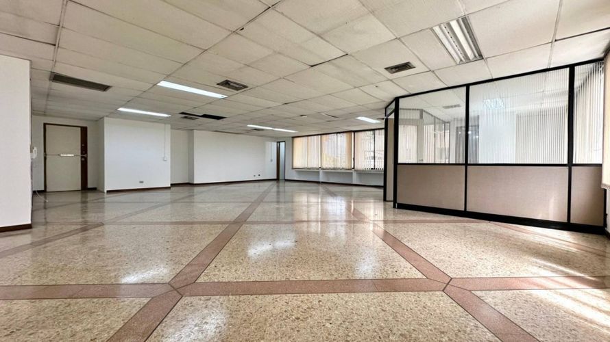 Oficina en arriendo en Patio Bonito, Medellín, 125 m² · foto 3 de 13
