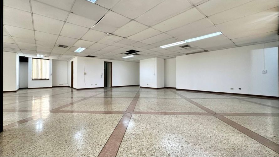 Oficina en arriendo en Patio Bonito, Medellín, 125 m² · foto 4 de 13