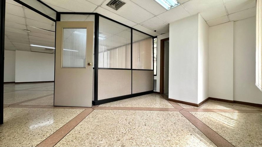 Oficina en arriendo en Patio Bonito, Medellín, 125 m² · foto 5 de 13