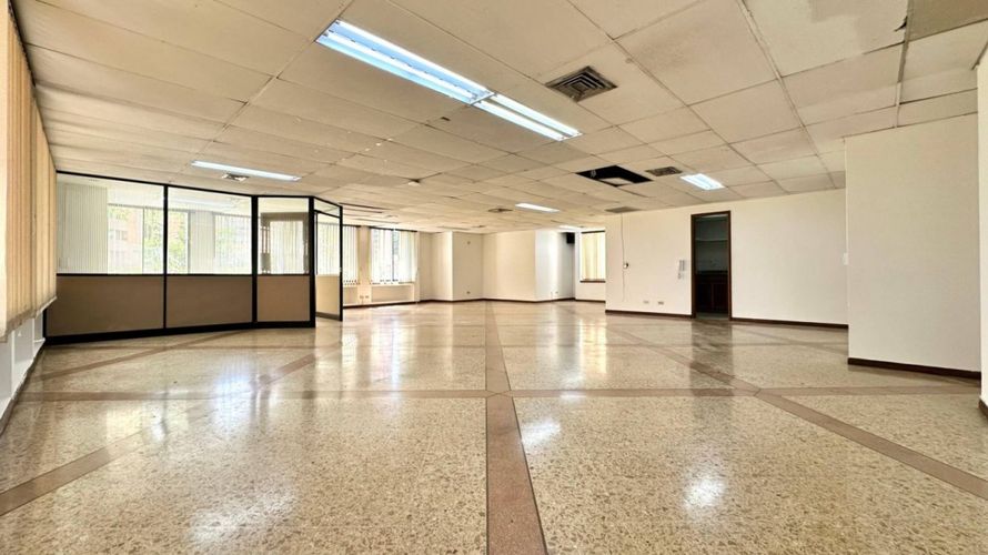 Oficina en arriendo en Patio Bonito, Medellín, 125 m² · foto 8 de 13