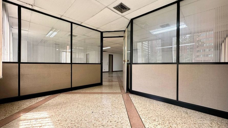 Oficina en arriendo en Patio Bonito, Medellín, 125 m² · foto 10 de 13
