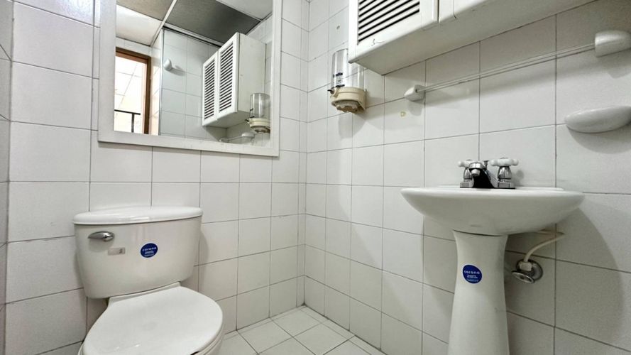 Oficina en arriendo en Patio Bonito, Medellín, 125 m² · foto 11 de 13