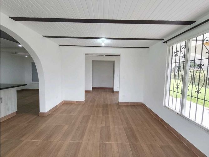 Casa de 6 alcobas en arriendo en El Salado, Guarne, 900 m² · foto 7 de 24