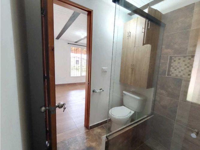 Casa de 6 alcobas en arriendo en El Salado, Guarne, 900 m² · foto 17 de 24