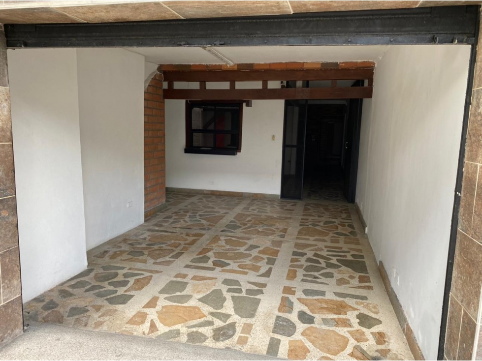 Warehouse for sale in Guayabal, Medellín 2