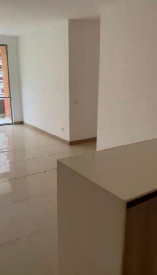 Apartamento de 3 alcobas en venta en San Jose, Sabaneta, 83 m² · foto 3 de 13
