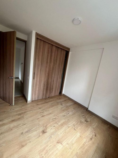 Apartamento de 3 alcobas en venta en San Jose, Sabaneta, 83 m² · foto 8 de 13