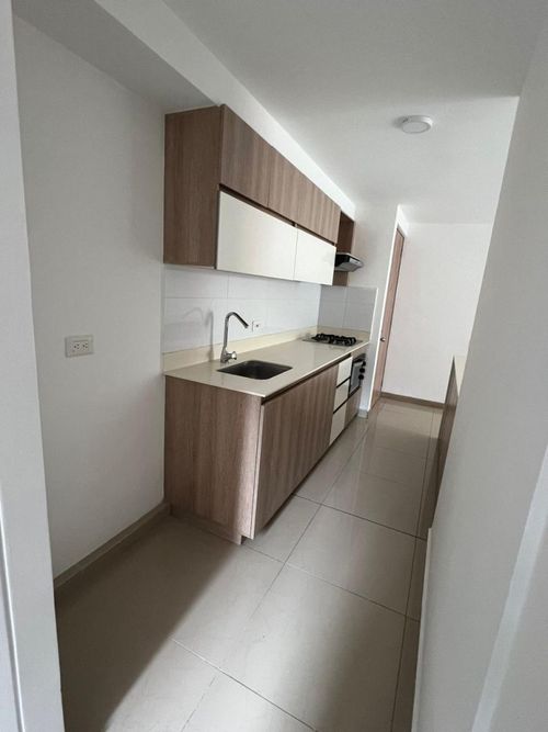 Apartamento de 3 alcobas en venta en San Jose, Sabaneta, 83 m² · foto 9 de 13