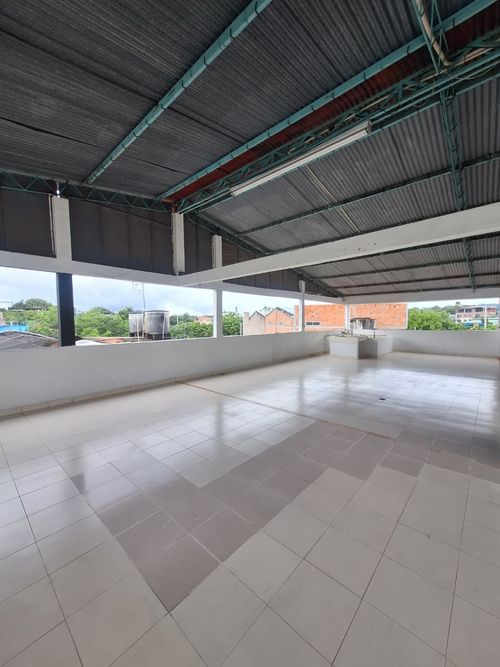 Casa de 5 alcobas en venta en Miraflores, Girardot, 900 m² · foto 8 de 16
