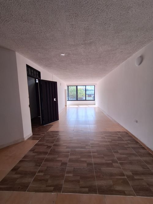 Casa de 5 alcobas en venta en Miraflores, Girardot, 900 m² · foto 14 de 16