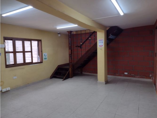 Bodega en arriendo en Belén San Bernardo, Medellín, 351 m² · foto 2 de 10