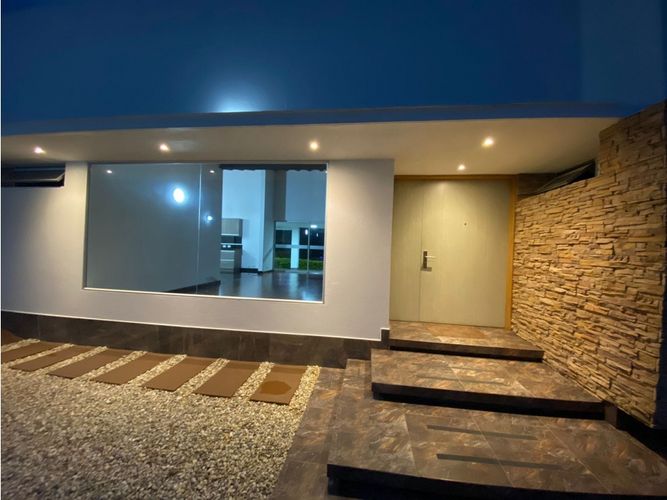 Casa de 5 alcobas en venta en Llano Grande, Rionegro, 350 m² · foto 2 de 24