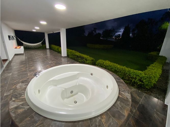 Casa de 5 alcobas en venta en Llano Grande, Rionegro, 350 m² · foto 22 de 24