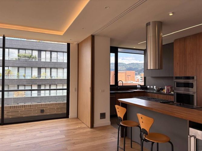 Apartamento de 3 alcobas en venta en Chico, Bogotá, 236 m² · foto 6 de 24