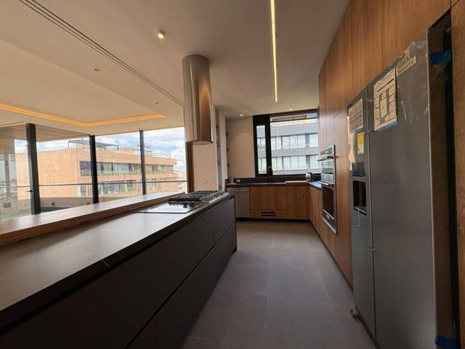 Apartamento de 3 alcobas en venta en Chico, Bogotá, 236 m² · foto 7 de 24