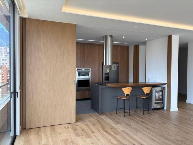 Apartamento de 3 alcobas en venta en Chico, Bogotá, 236 m² · foto 8 de 24