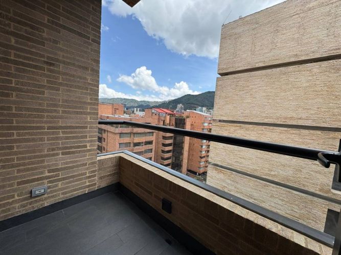 Apartamento de 3 alcobas en venta en Chico, Bogotá, 236 m² · foto 11 de 24