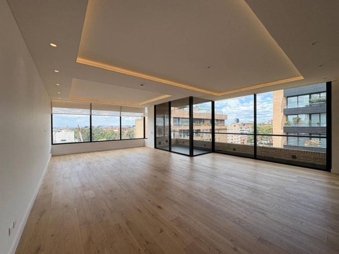Apartamento de 3 alcobas en venta en Chico, Bogotá, 236 m² · foto 12 de 24