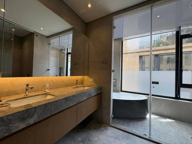 Apartamento de 3 alcobas en venta en Chico, Bogotá, 236 m² · foto 16 de 24