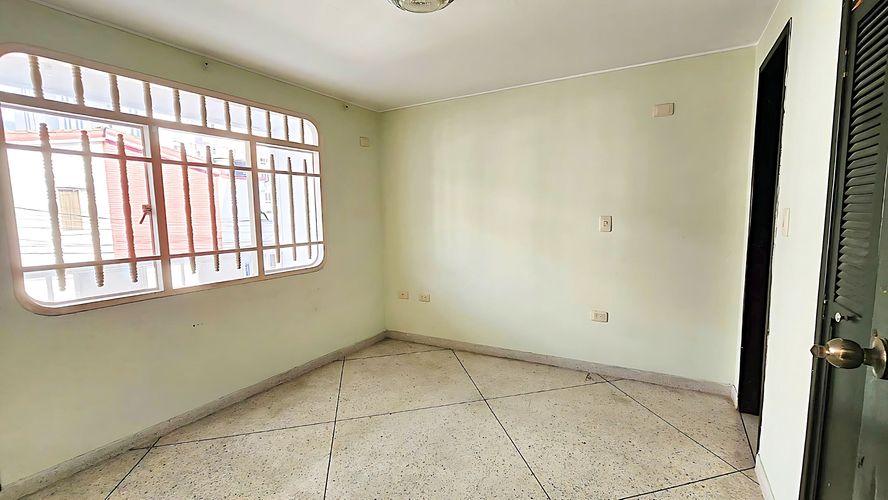 Casa de 5 alcobas en venta en Molinos Altos, Floridablanca, 375 m² · foto 11 de 16