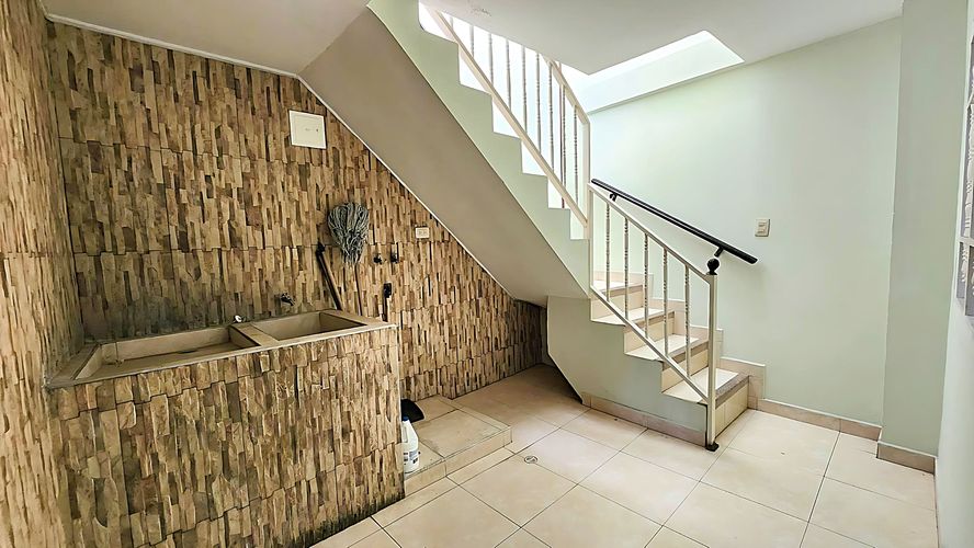 Casa de 5 alcobas en venta en Molinos Altos, Floridablanca, 375 m² · foto 13 de 16