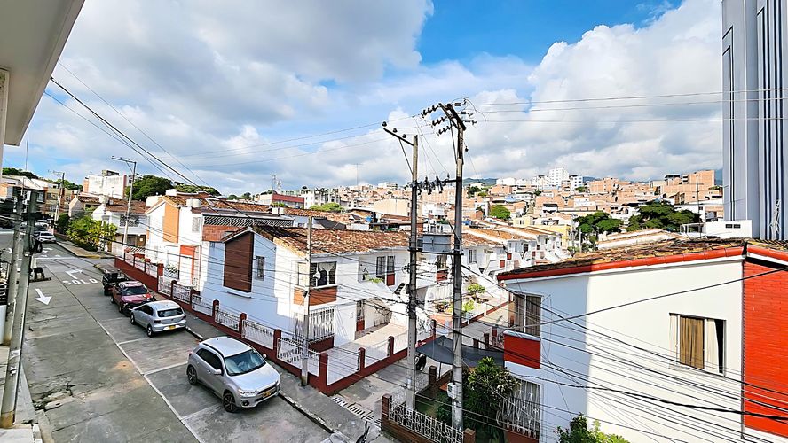 Casa de 5 alcobas en venta en Molinos Altos, Floridablanca, 375 m² · foto 16 de 16