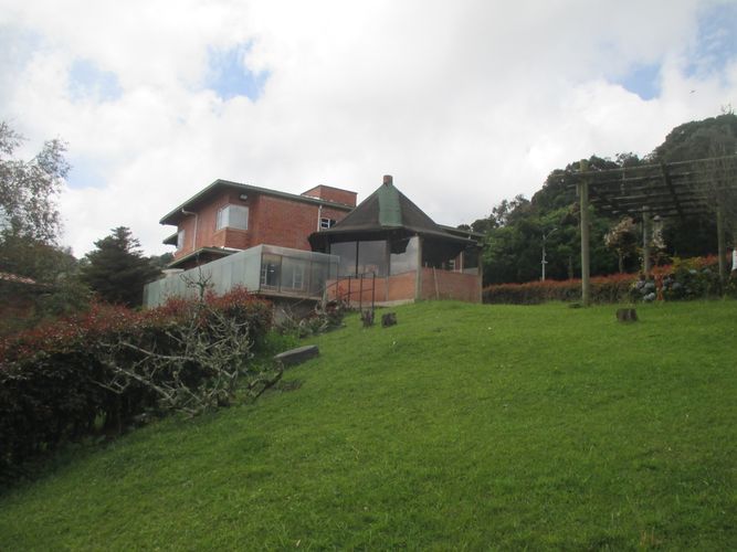 Casa de 5 alcobas en venta en Loma Del Escobero, Envigado, 1900 m² · foto 3 de 24
