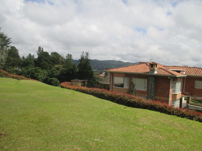 Casa de 5 alcobas en venta en Loma Del Escobero, Envigado, 1900 m² · foto 4 de 24