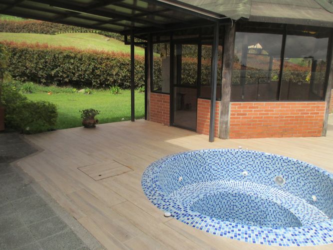 Casa de 5 alcobas en venta en Loma Del Escobero, Envigado, 1900 m² · foto 8 de 24