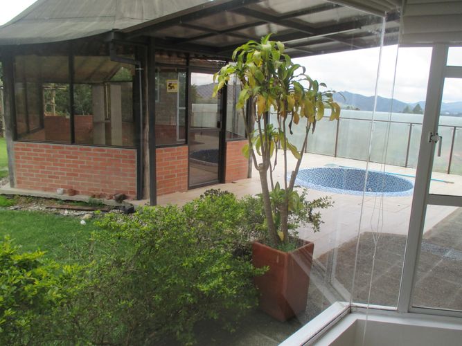 Casa de 5 alcobas en venta en Loma Del Escobero, Envigado, 1900 m² · foto 9 de 24