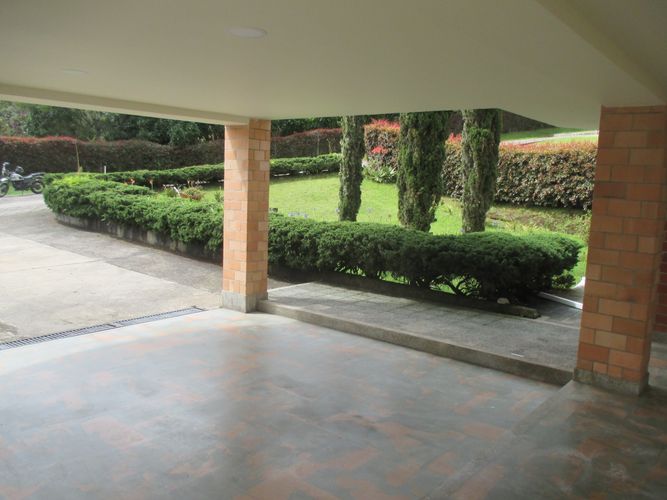 Casa de 5 alcobas en venta en Loma Del Escobero, Envigado, 1900 m² · foto 10 de 24