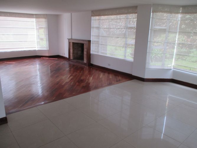Casa de 5 alcobas en venta en Loma Del Escobero, Envigado, 1900 m² · foto 12 de 24