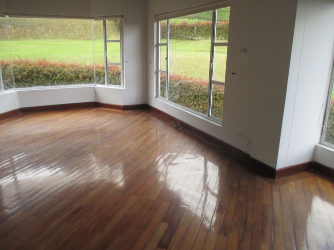 Casa de 5 alcobas en venta en Loma Del Escobero, Envigado, 1900 m² · foto 19 de 24
