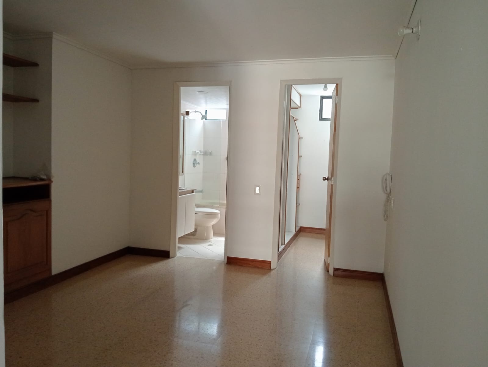 Apartamento en arriendo en Laureles, Medellín · foto 3 de 17