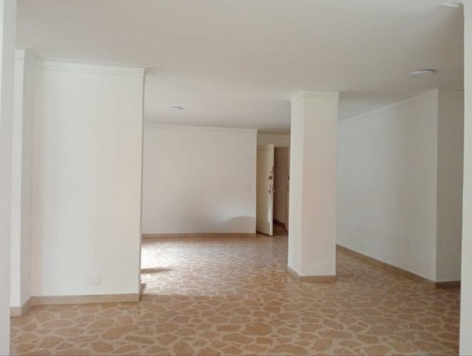 Apartamento de 4 alcobas en arriendo en Laureles, Medellín, 240 m² · foto 2 de 19