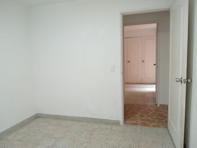 Apartamento de 4 alcobas en arriendo en Laureles, Medellín, 240 m² · foto 8 de 19