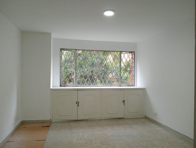Apartamento de 4 alcobas en arriendo en Laureles, Medellín, 240 m² · foto 5 de 19
