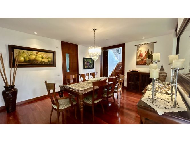 Casa de 4 alcobas en venta en Niza, Bogotá, 390 m² · foto 9 de 24