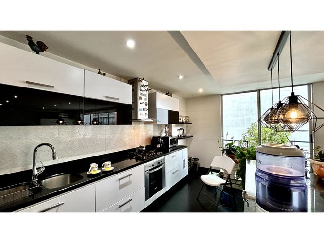 Apartamento de 3 alcobas en venta en Usaquen, Bogotá, 185 m² · foto 10 de 24